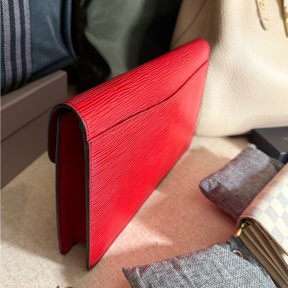 Louis Vuitton Red Clutch - Picture 4 of 5